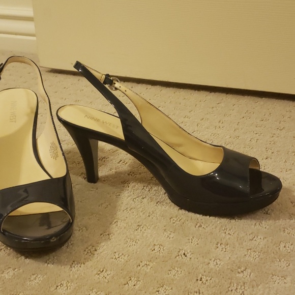 Nine West navy heels - Picture 2 of 5